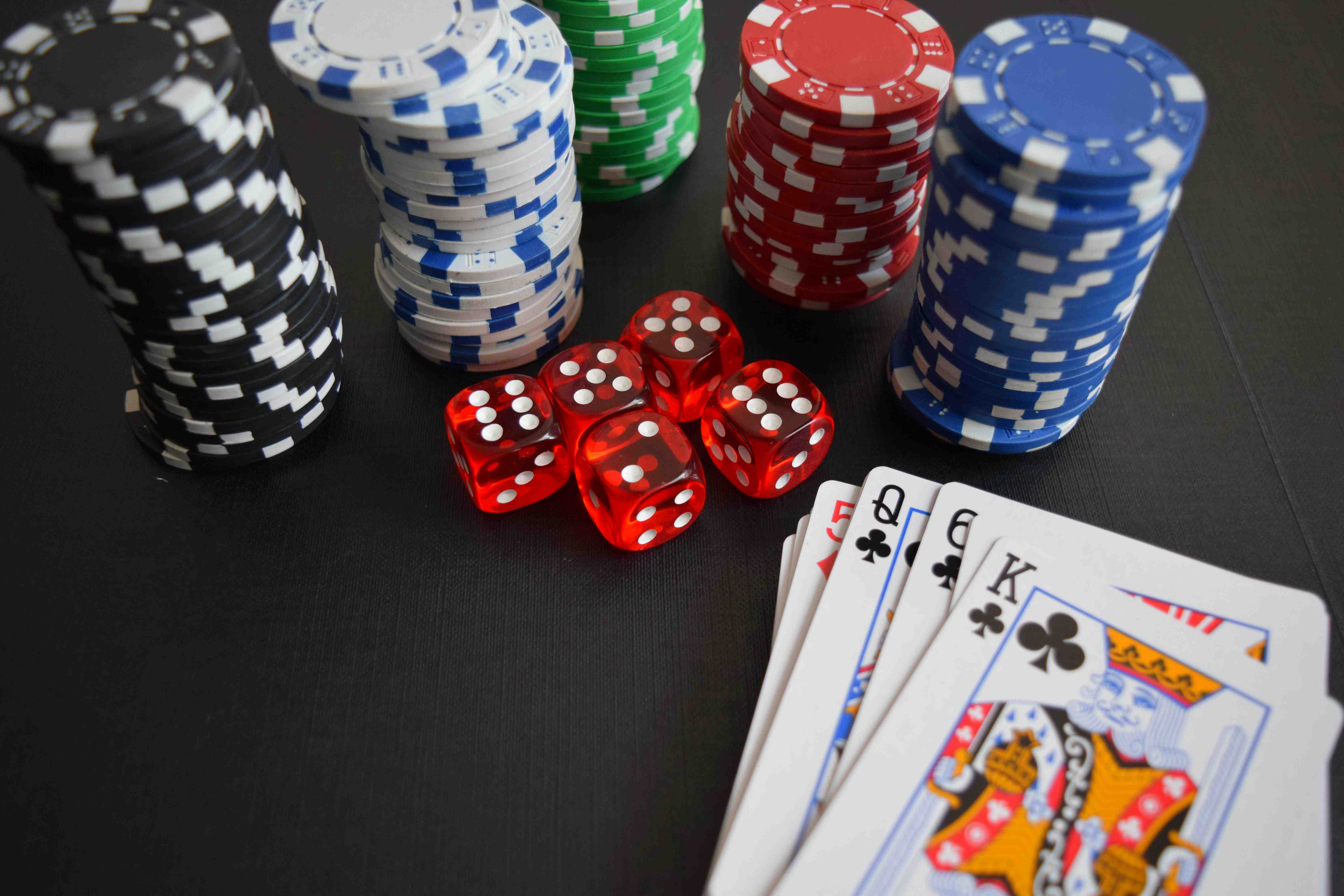 Filipino player joining an okjl live baccarat table on a smartphone